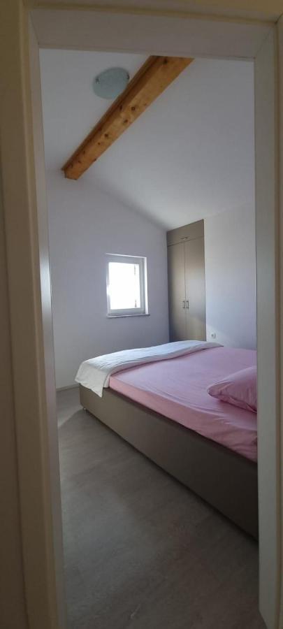 Apartmani Lanterna Krk Town Exterior photo