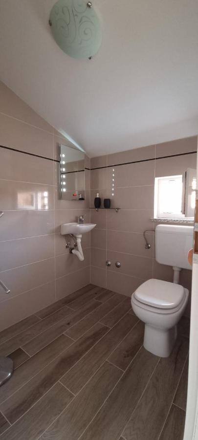 Apartmani Lanterna Krk Town Exterior photo