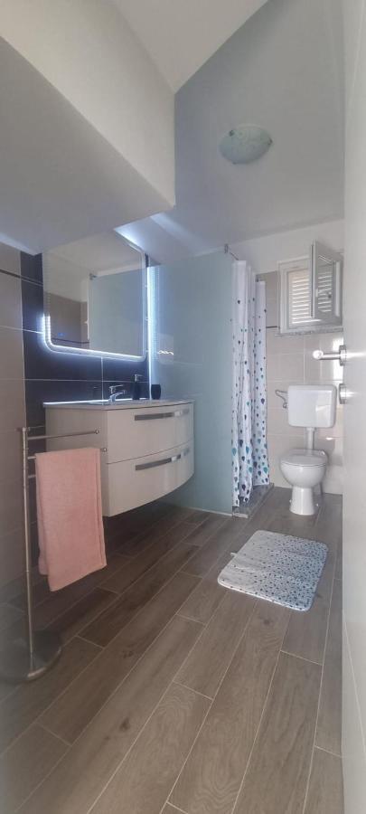 Apartmani Lanterna Krk Town Exterior photo