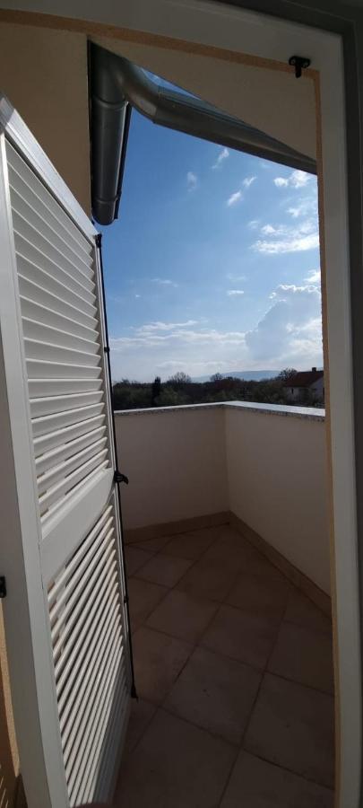 Apartmani Lanterna Krk Town Exterior photo
