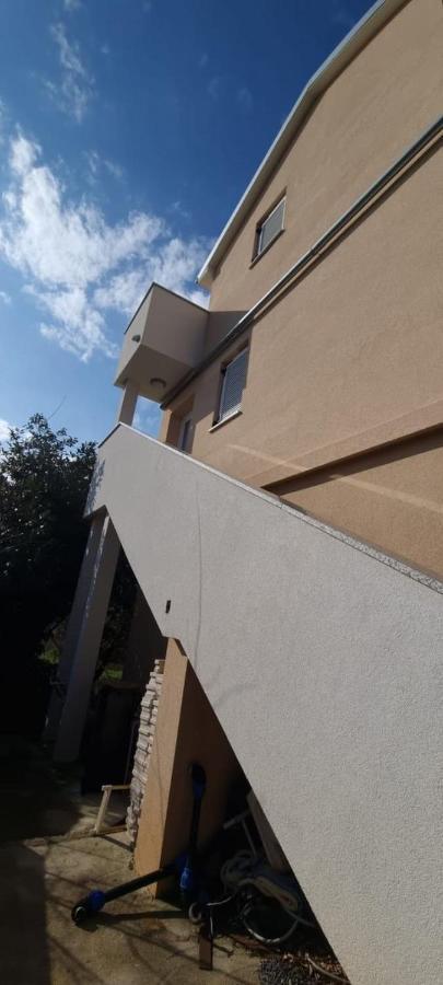 Apartmani Lanterna Krk Town Exterior photo