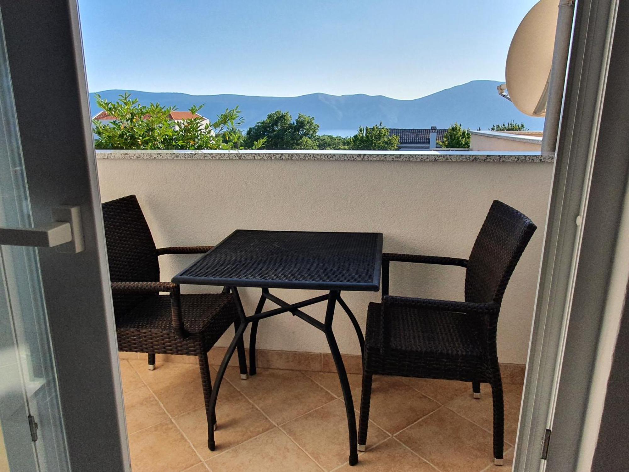 Apartmani Lanterna Krk Town Exterior photo